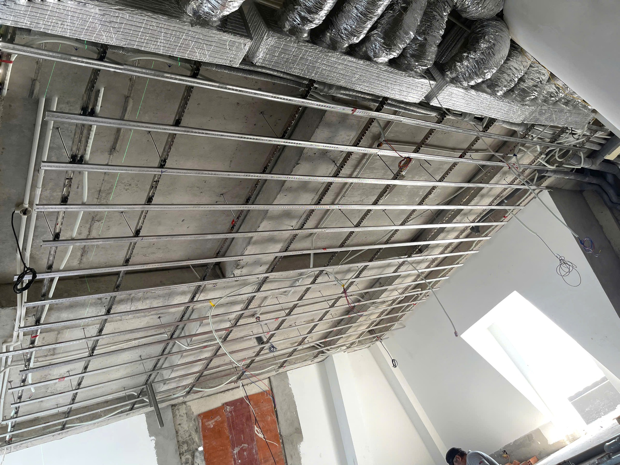 Ứng dụng thực tế khung trần inox