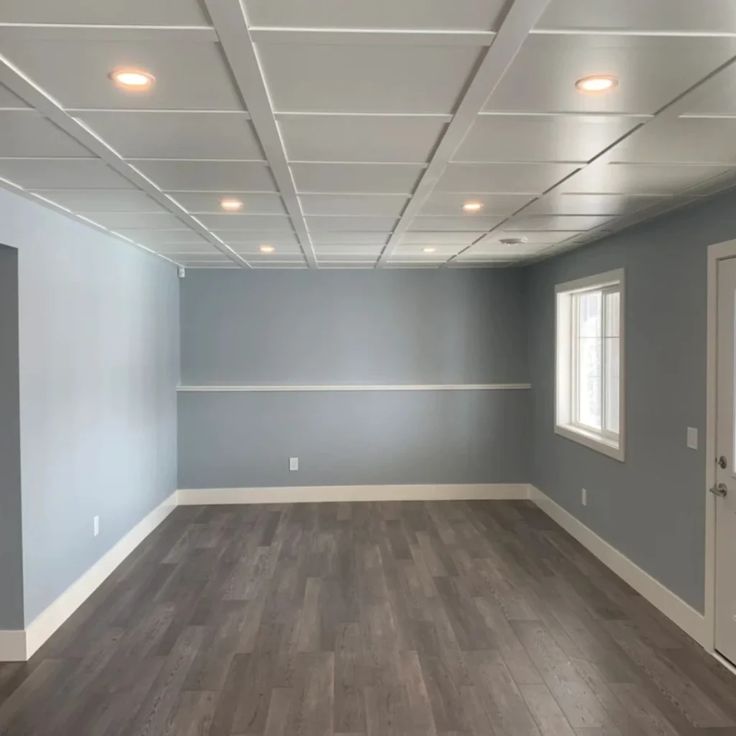 Tấm Trần Thả Nhựa: 7 Ý Tưởng Thi Công Trần Đẹp, Chuyên Nghiệp 5 Tấm Polyurethane Foam cao cấp tích hợp chống cháy và cách âm vượt trội.