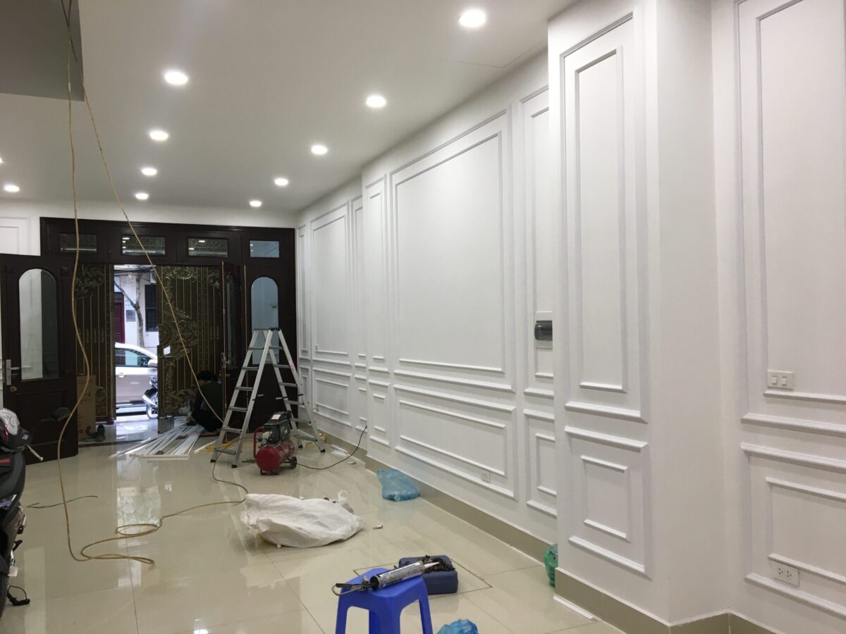 Tác Dụng và Các Loại Vật Liệu Tường Nhựa Trong Nội Thất