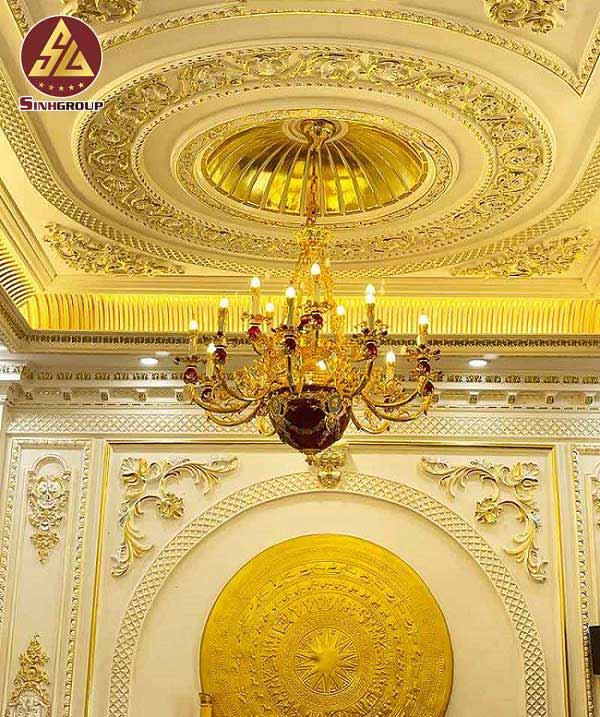 dát vàng phào chỉ trần nhà