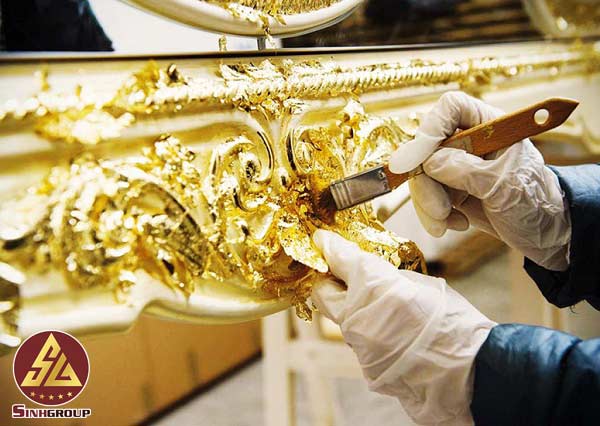 quy trình dát vàng trên phào chỉ pu