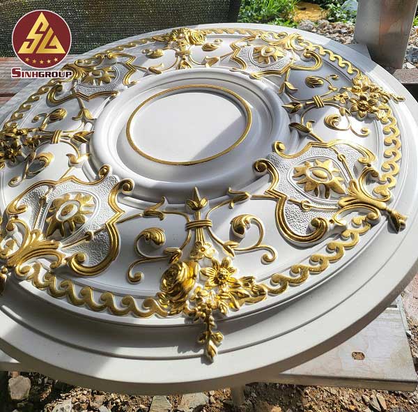 mâm trần hoa văn trang trí dát vàng