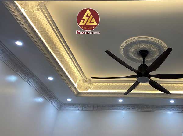 phào lòng máng hoa văn caro trắng nhựa pu