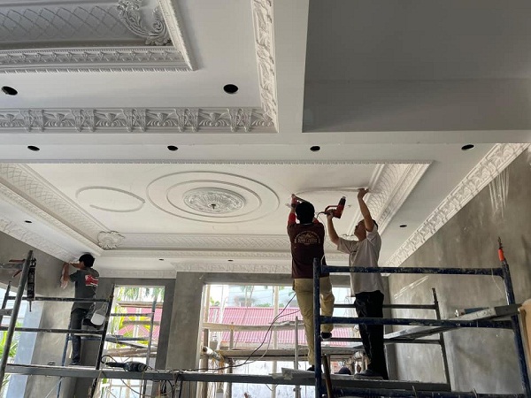 thi công phào chỉ pu đơn giản