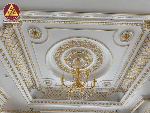 mẫu trần phòng khách dát vàng - ảnh 3