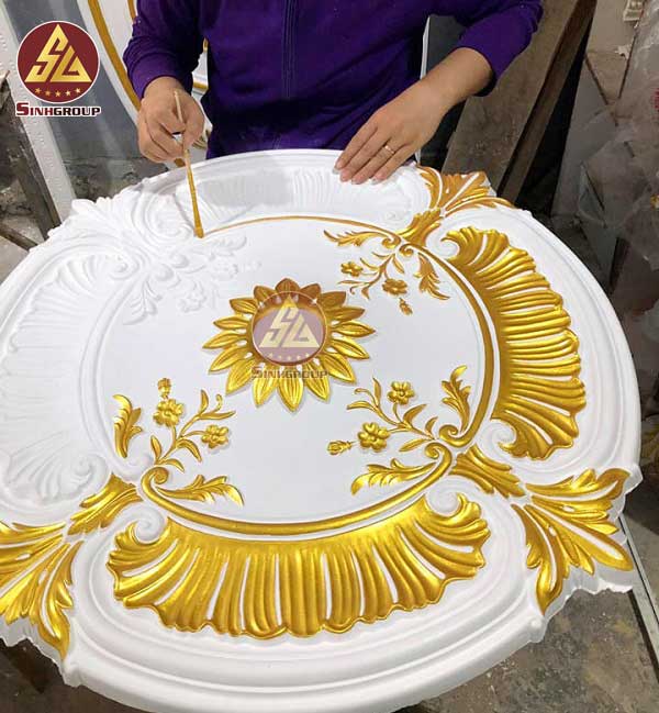 vẽ nhũ vàng phào chỉ pu