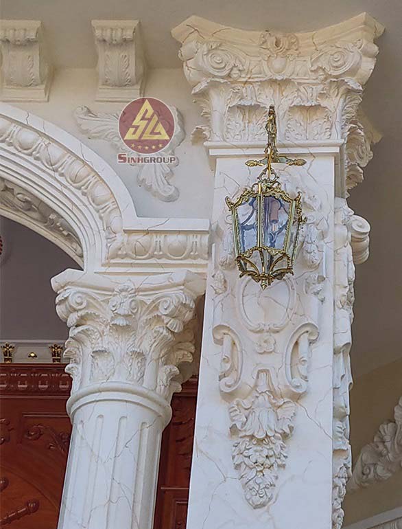 đầu cột mặt tiền