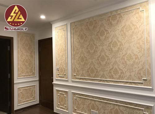 phào chỉ pu kết hợp giấy dán tường