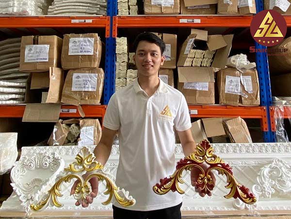 hoa trang trí góc trần hoạ tiết hoa là tây